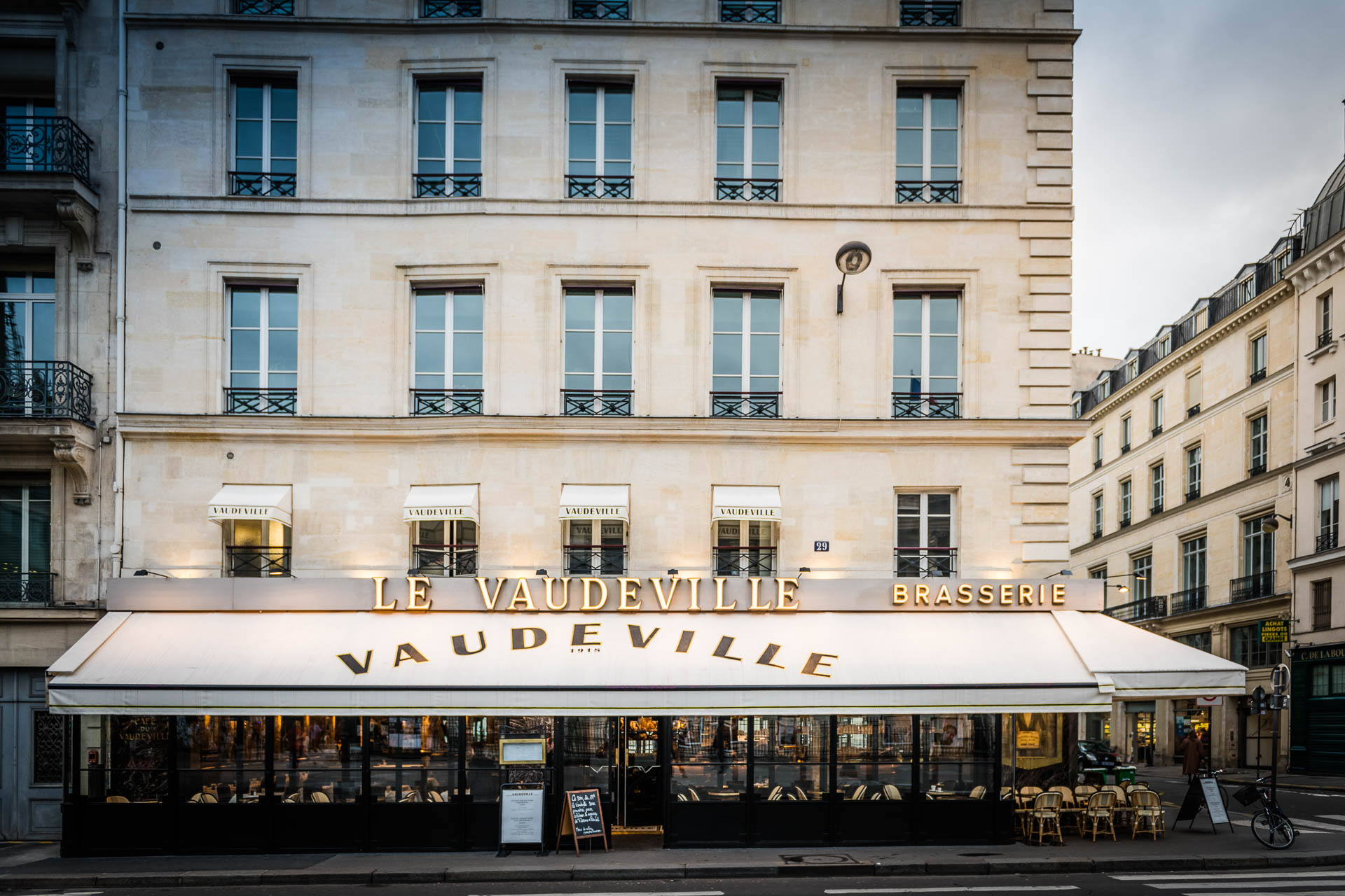 Le Vaudeville, place de la Bourse, Paris
